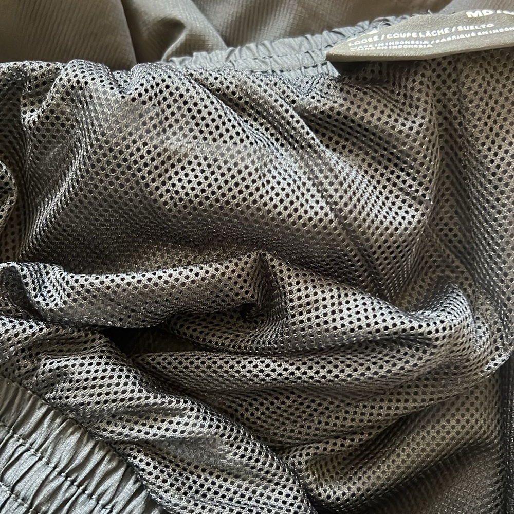 NWT Under Armour MENS loose lack Sweatpants for Active Comfort - Picture 3 of 4